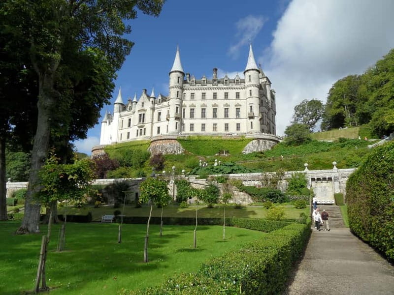 Edinburgh: Private Guided Walking Tour - Princes Street, Gardens, and the look of New Town