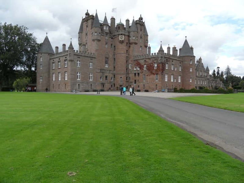Edinburgh: Private Guided Walking Tour - Should you book this Edinburgh Royal Mile to Castle walking tour?