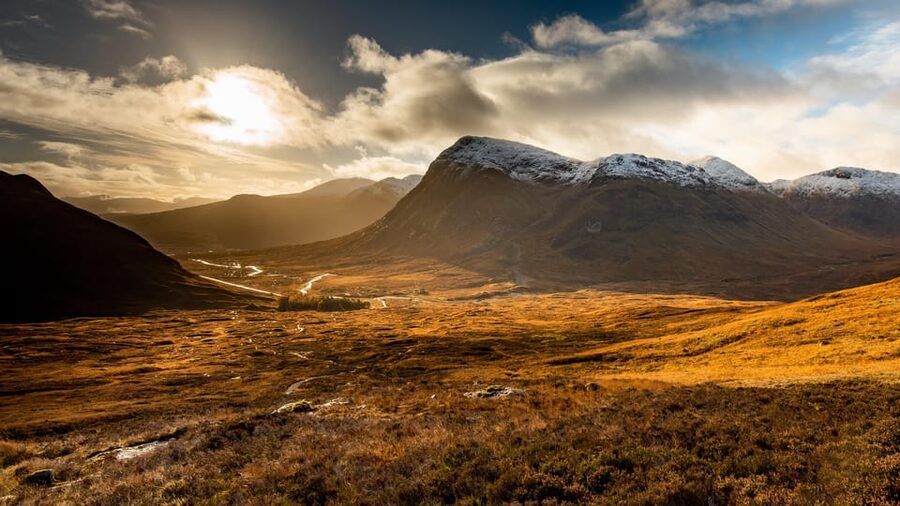 Edinburgh: Private Loch Ness, Glencoe & The Highlands Tour - Culture stops that feel useful: Nessie, kilts, and hairy coos