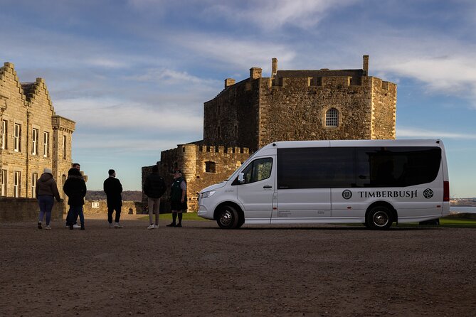 Edinburgh: Private Outlander, Palaces & Jacobite Experience - Stop 1: Midhope Castle without the rush