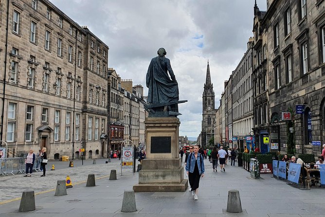 Edinburgh Private Walking Tour - A private guide who adjusts to real people, real questions, and real knees