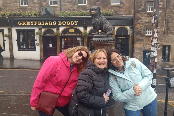 Edinburgh Private Walking Tour in Spanish - National Museum of Scotland: Dolly, the Millennium Clock, and Dark Chapters