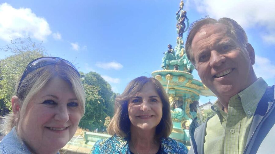 Edinburgh: Private Walking Tour with a Local - Key things you’ll notice fast
