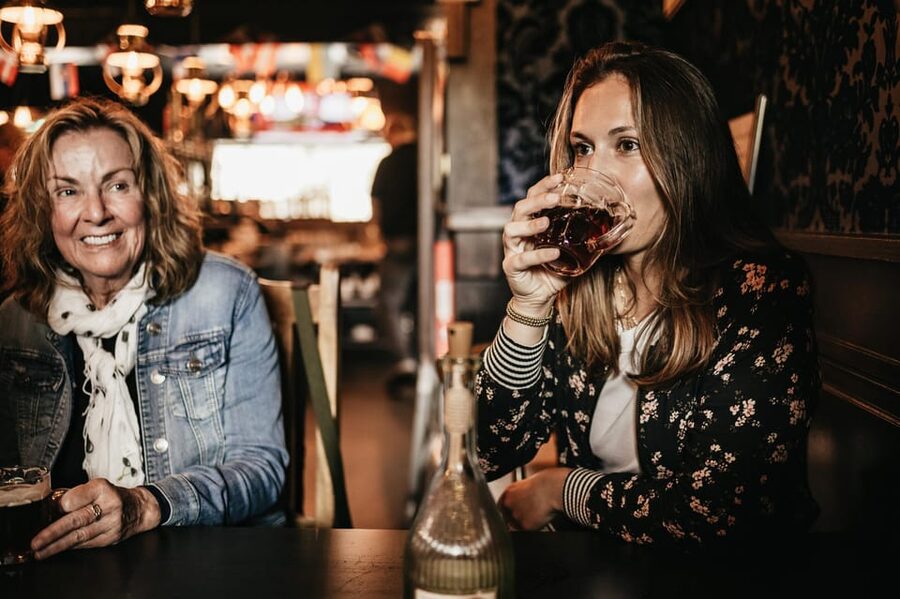 Edinburgh: Pubs and History Guided Walking Tour with Beer - Key moments to look forward to