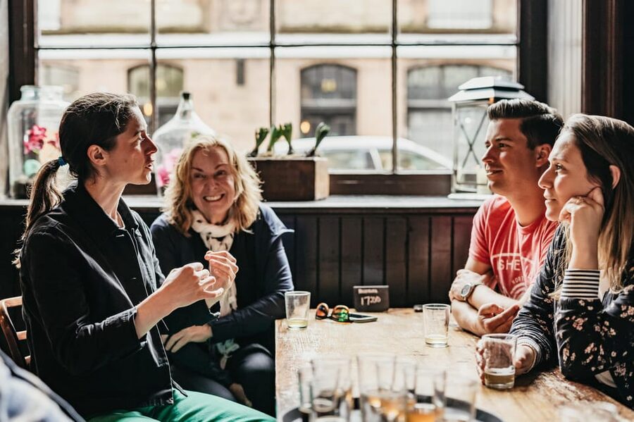 Edinburgh: Pubs and History Guided Walking Tour with Beer - Old Town + the Royal Mile: where the beer history meets the streets