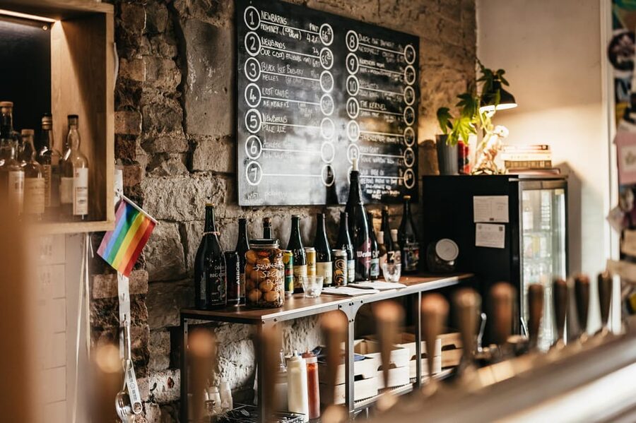 Edinburgh: Pubs and History Guided Walking Tour with Beer - Price and value: what $62 buys you in two hours