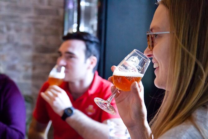 Edinburgh: Pubs & History Walking Tour with Beer Tasting - What you pay for: beer tastings are part of the ticket