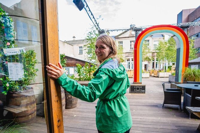 Edinburgh: Pubs & History Walking Tour with Beer Tasting - Guides make or break the vibe (and the beer facts)