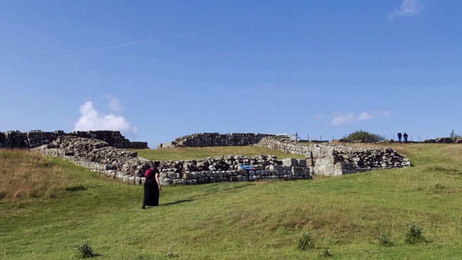Edinburgh: Rosslyn Chapel and Hadrian's Wall Tour in Spanish - Key points that make this tour worth your time