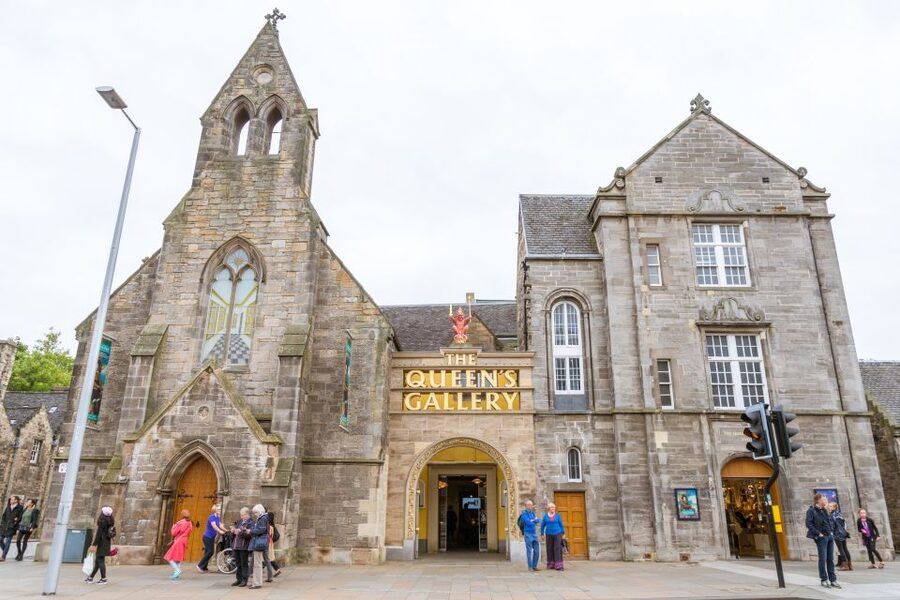 Edinburgh: Royal Attractions with Hop-On Hop-Off Bus Tours - Edinburgh Castle: Guaranteed Entry, Reserved Timing, and the Real Setup