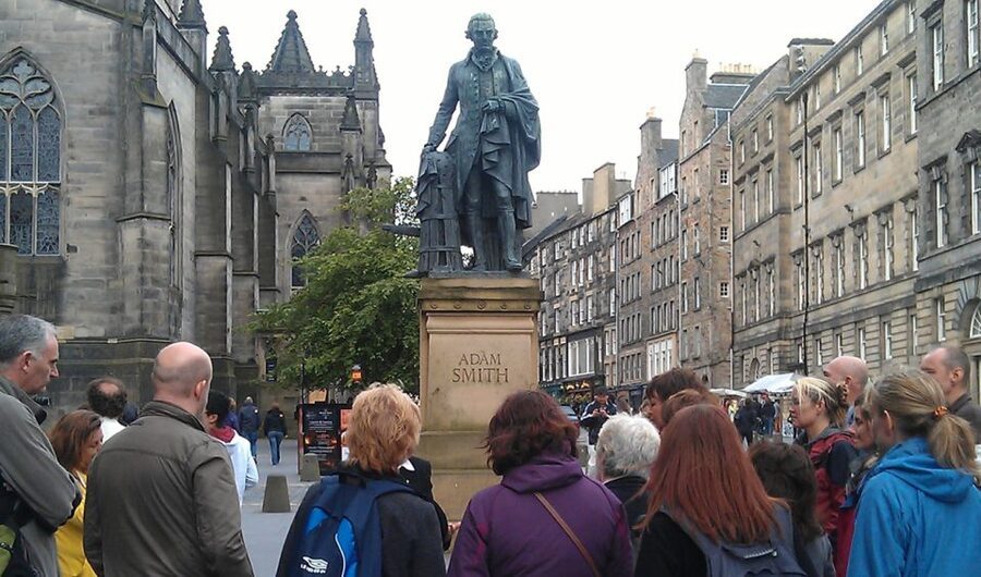 Edinburgh: Royal Mile Scottish Enlightenment Walking Tour - Entering the Royal Mile at St Giles Cathedral