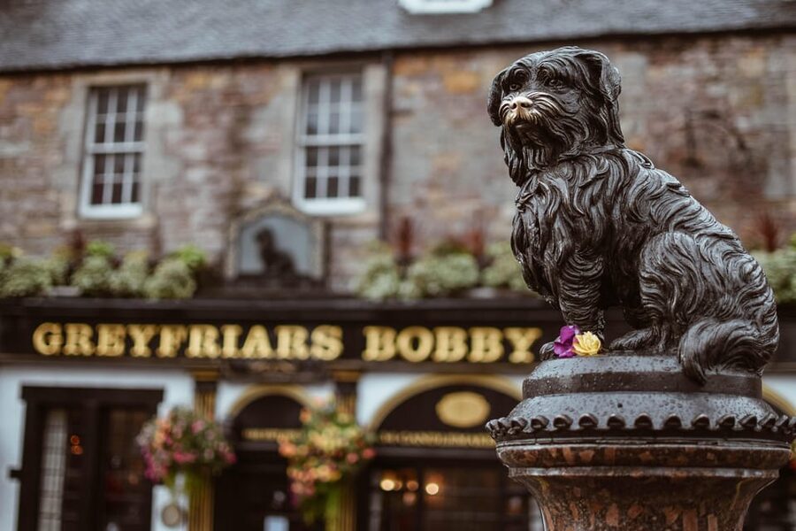 Edinburgh: Royal Mile Walking Tour & Exploration Game - Price and value: $37 for up to five people
