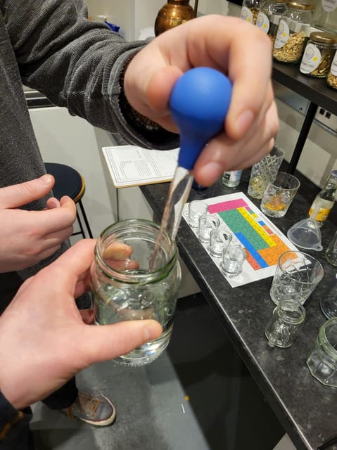Edinburgh: Rum Distillation Workshop with Rum Tasting - Taste, bottle, label, and wax seal: the moment it becomes a souvenir