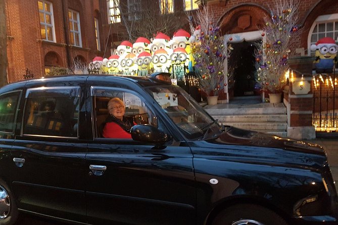 Edinburgh's Christmas Lights and festive Black Taxi Tour - Why a private black taxi makes Edinburgh’s Christmas lights easier