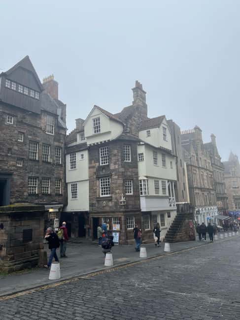 Edinburgh's Dark History Walking Tour - Brodie’s Close and the Royal Mile upper section