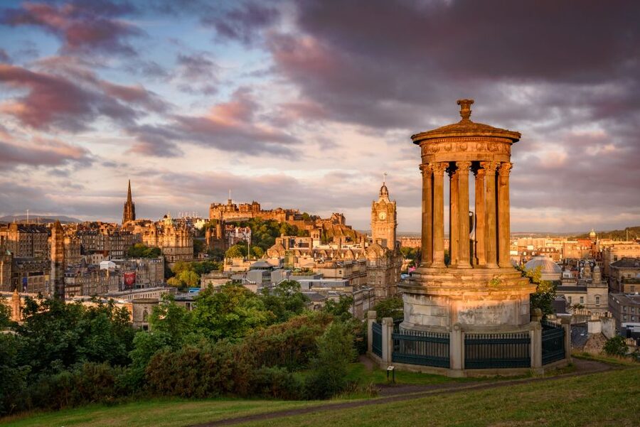 Edinburgh's Hidden Treasures Black Taxi Tour - The private 4-hour rhythm: how the ride stays fun, not rushed