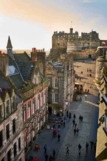 Edinburgh: Scotch Whisky Tasting & 3 Course Dinner - The guided tasting: four regions plus a deluxe blend
