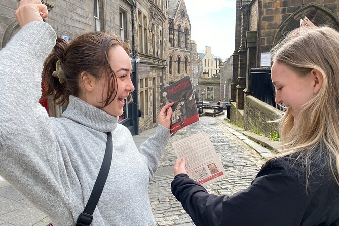 Edinburgh Self-Guided Murder Mystery Tour by the Royal Mile - Stop 2: Grassmarket wrap-up and the moment of verdict