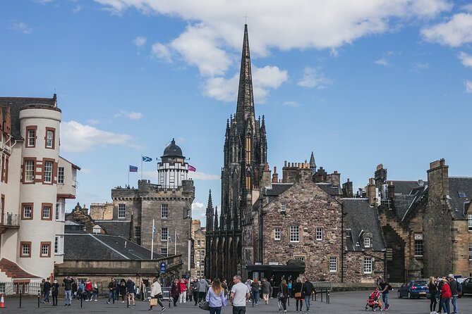 Edinburgh Self-Guided Murder Mystery Tour by the Royal Mile - What you do during the self-guided mystery (tasks, riddles, evidence)