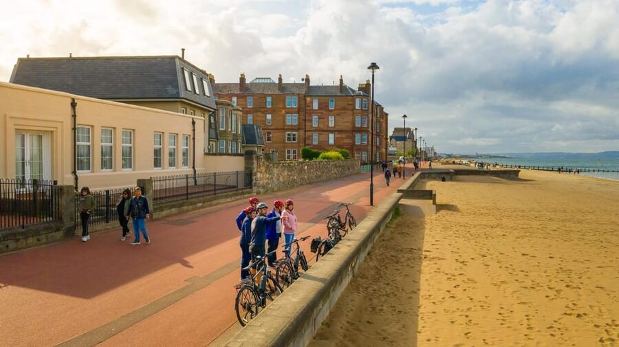 Edinburgh: Sightseeing Bike Tour - Volcanic Terrain, Tunnels, and Secretive Pathways