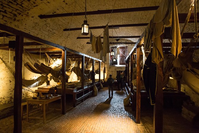 Edinburgh Skip-the-Ticket-Line Castle Walking Tour - Crown Square and the Crown Jewels: The Part You’ll Remember