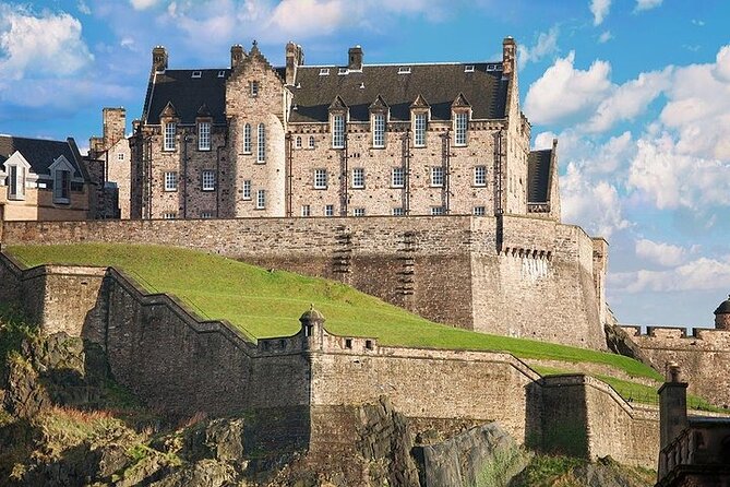 Edinburgh Skip-the-Ticket-Line Castle Walking Tour - The Guided Walk vs. Your Ticket Time: Plan How You’ll Use It