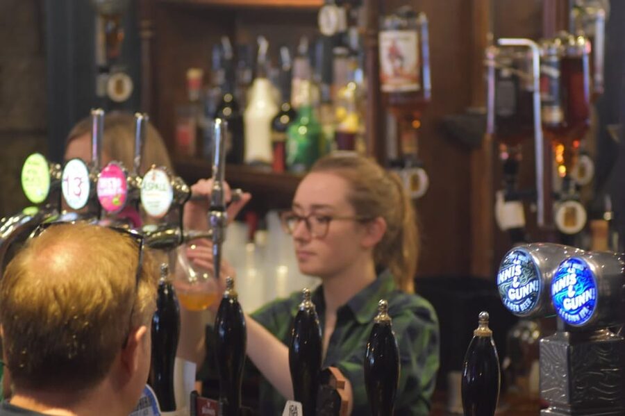 Edinburgh: Stand Up Comedy Show - The comedians and the small-venue advantage (plus the one risk)