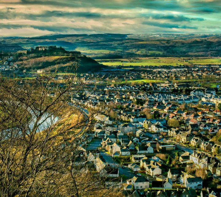 Edinburgh: Stirling, Whisky and St Andrews Tour in Spanish - Should you book the Edinburgh–Stirling–St Andrews–Kingsbarns tour in Spanish?