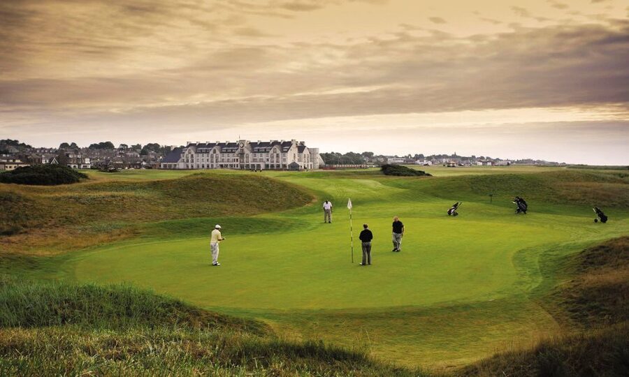 Edinburgh: Stirling, Whisky & St Andrews Tour in Italian - Price and value at about $74: what you’re really buying