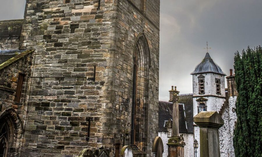 Edinburgh: Stirling, Whisky & St Andrews Tour in Italian - Who should book this Stirling, St Andrews & whisky trip?
