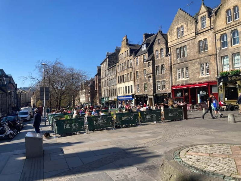 Edinburgh: Tales from the Old Town Guided Walking Tour - Meet Natalie at The News Steps and get oriented fast