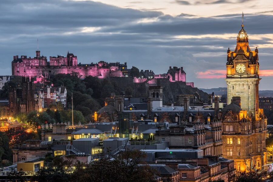 Edinburgh: The Dark Side Walking Tour - Grave robbing and body snatching: how the tour explains the grim economy