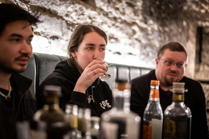 Edinburgh: The Lost Close Underground Scotch Whisky Tasting - Underground Scotch tasting in Edinburgh’s Lost Close: the setup that makes it work