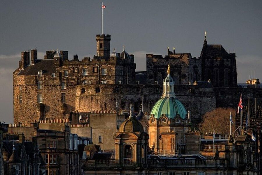 Edinburgh: The Mary Queen of Scots Guided Walking Tour - Quick hits worth knowing