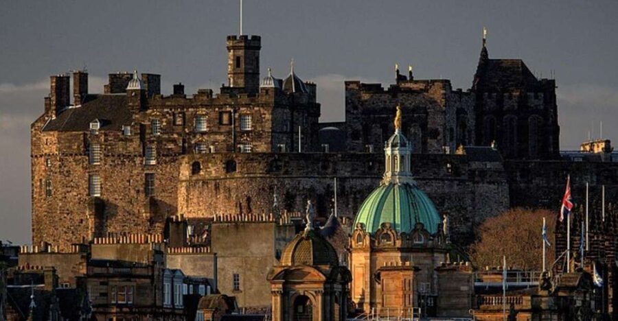 Edinburgh: The Mary Queen of Scots Guided Walking Tour - Meeting point on Abbey Strand: where the tour actually starts