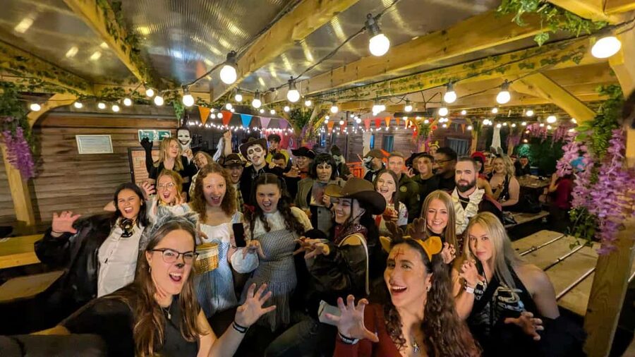 Edinburgh: The Original Pub Crawl 7 Bars 7 Shots & Discounts - Your 7 stops in Edinburgh’s Old Town (and what each one does)