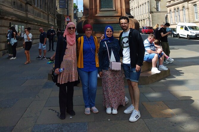 Edinburgh: The People's Story - Private Walking Tour - Edinburgh Castle from the outside in 10 minutes