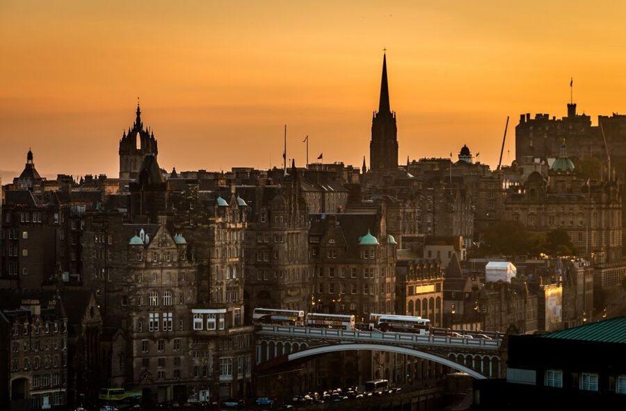 Edinburgh: The Royal City Tour from London - Getting from King’s Cross to Edinburgh by 11:30