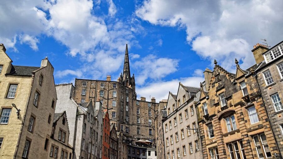 Edinburgh: The Royal City Tour from London - Should you book Edinburgh: The Royal City Tour from London?
