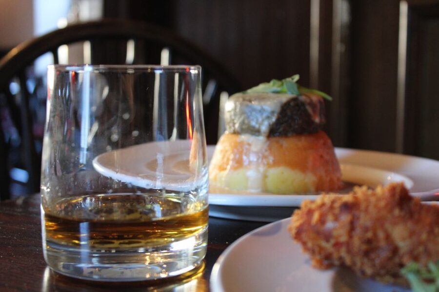 Edinburgh: Tolbooth Tavern Haggis Taster & Whisky Sampling - Who this is best for (and who might want something else)