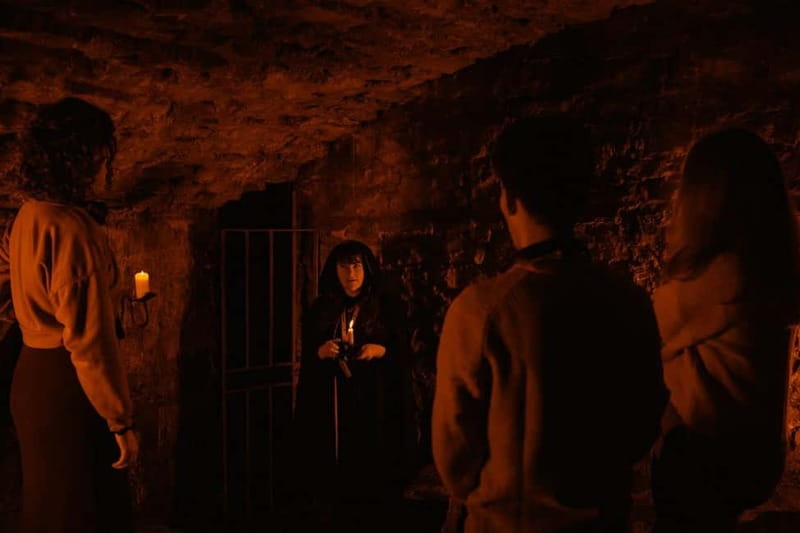 Edinburgh: Underground Vaults and Graveyard Evening Tour - Practical tips so your night goes smoothly