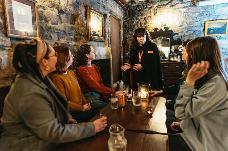 Edinburgh: Underground Vaults Evening Ghost Tour with Whisky - Mercat Cross to the Royal Mile: Starting in the right kind of dark