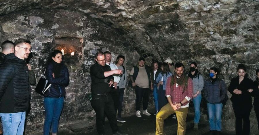 Edinburgh: Underground Vaults Tour - South Bridge Vaults: What You’re Walking Into