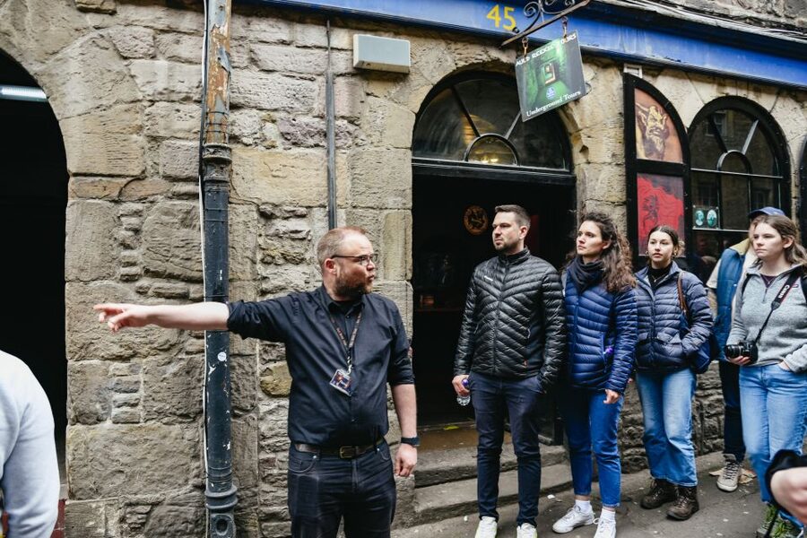 Edinburgh: Underground Vaults Tour - Inside the South Bridge Vaults: Candle-Light Storytelling