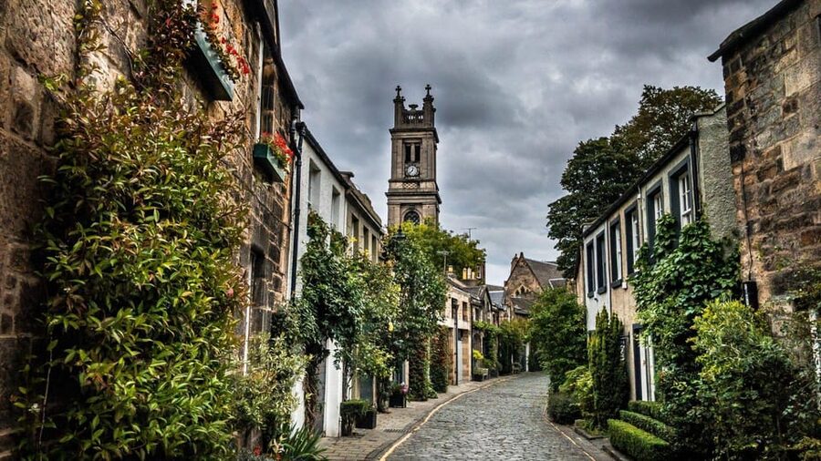 Edinburgh Walking Tour with a Local - Who Should Book This Walking Tour (And Who Might Skip It)