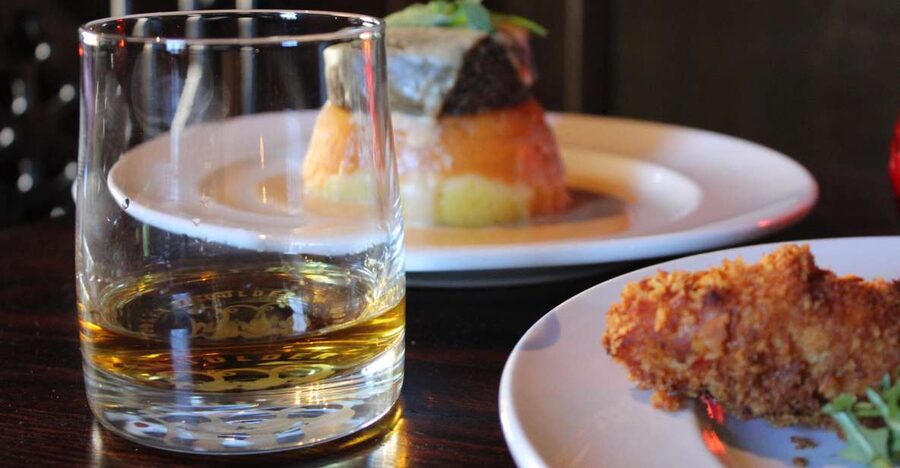 Edinburgh: Whisky Tasting in one of the oldest pubs - The 45-minute plan: your whisky flight step by step