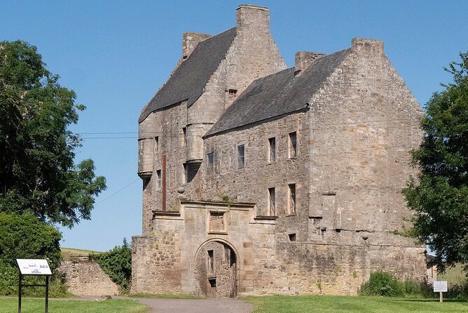Five Outlander locations , Outlander film locations tour - Midhope Castle: Lallybroch (Broch Tuarach) and the Jamie and Claire Connection
