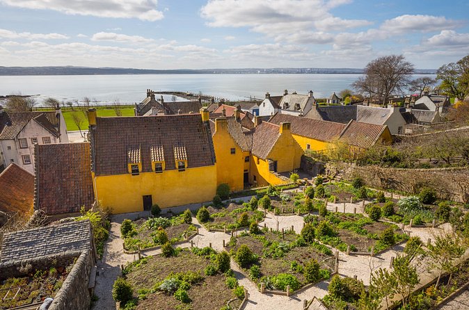 Flexible private day trips from Edinburgh with a driver or guide - Culross for the village feel