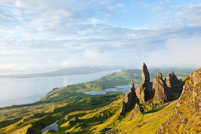 From Edinburgh: 6-Day Isle of Skye & Hebridean Hopper Tour w/Room - Day 5: Kilt Rock, Old Man of Storr, and Quiraing—Skye’s Big Icon Day