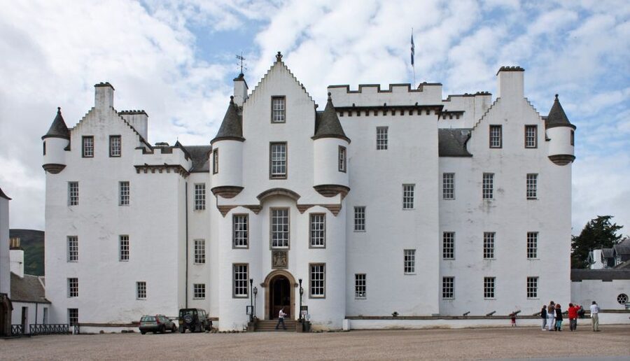 From Edinburgh: Best of Scotland Small-Group Day Tour - Lunch at the castle and then into Killiecrankie’s battlefield drama